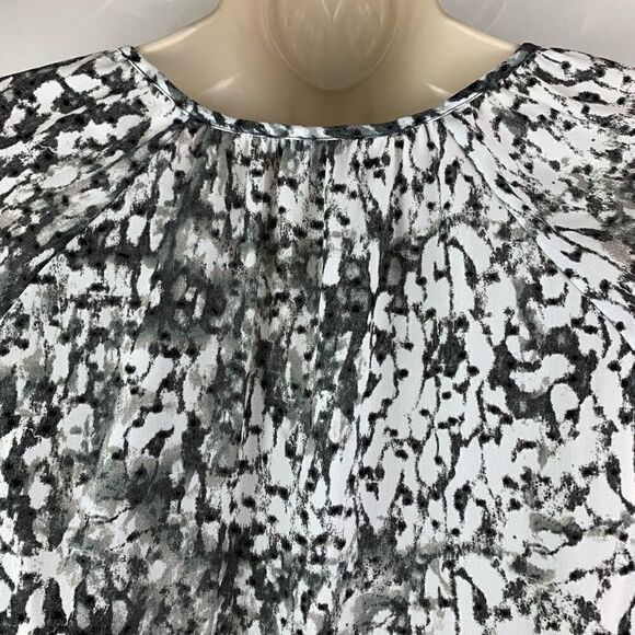 Bar III grey black & white print wrap blouse - Picture 6 of 8